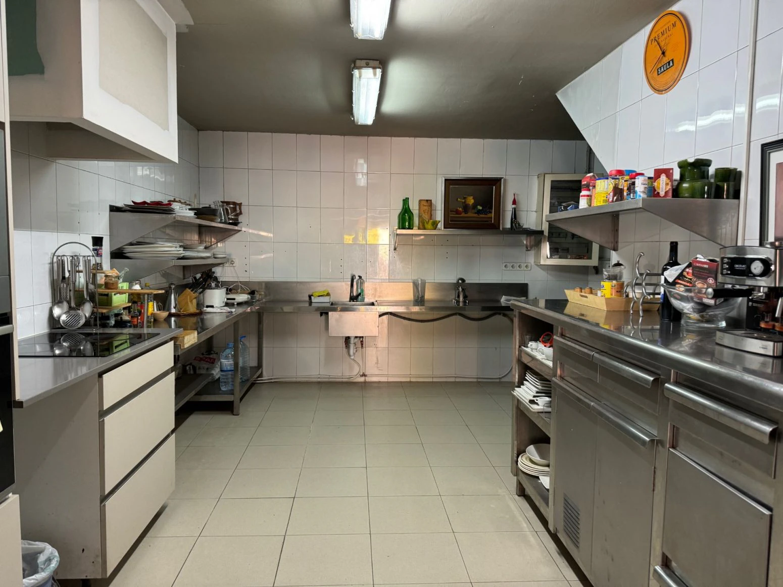 Inversionistas, Tarragona. Restaurant, vivienda, Bodega de