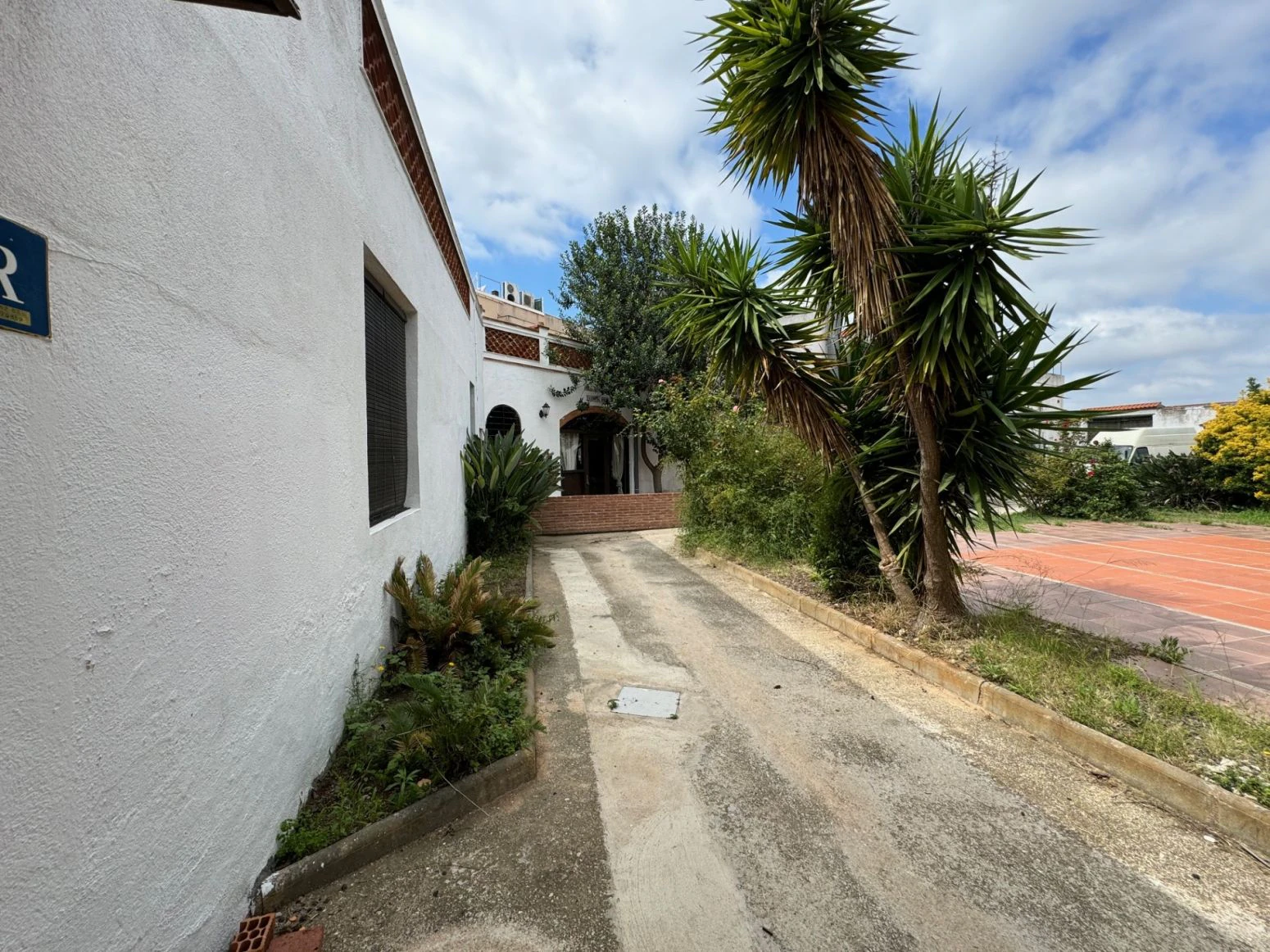 Inversionistas, Tarragona. Restaurant, vivienda, Bodega de
