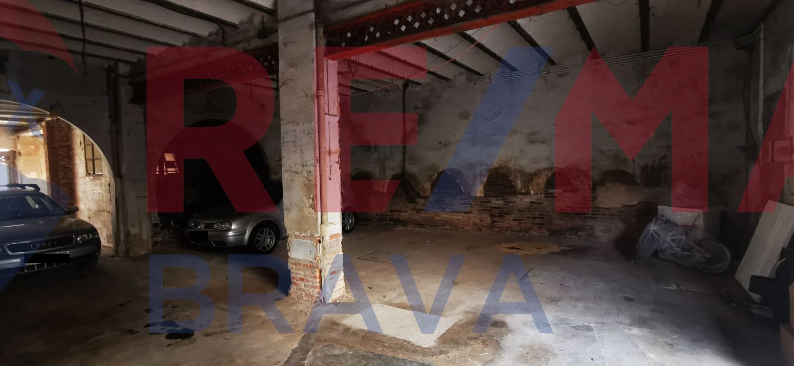 Edificio en venta a Girona en Sant Hilary Sacalm