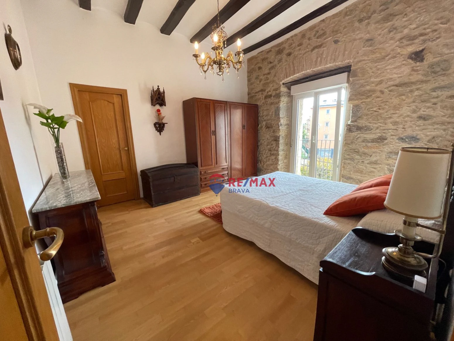 Apartamento reformado, único y con carácter, en la Bisbal