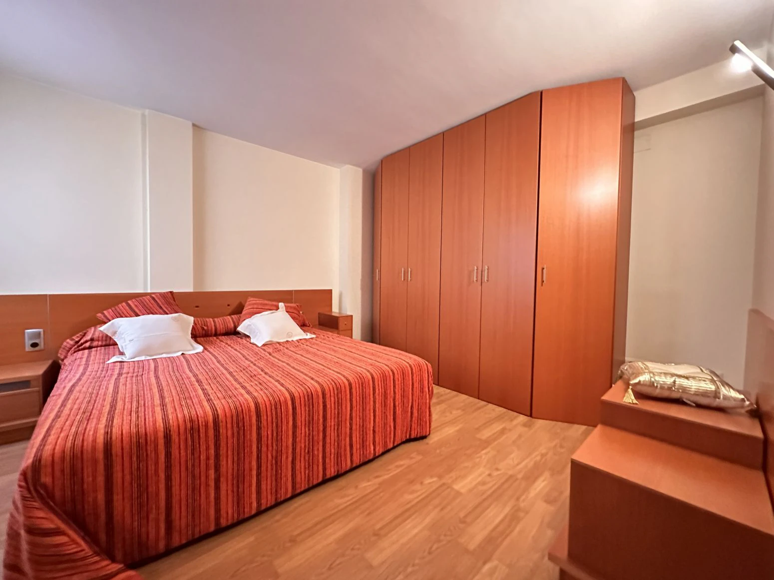 Grandioso piso de 4 habitaciones cerca del centro de Figuere