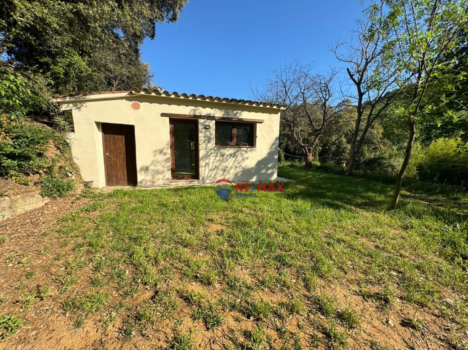 Finca en venta a Llora en Girona , en el pueblo de Sant Mart