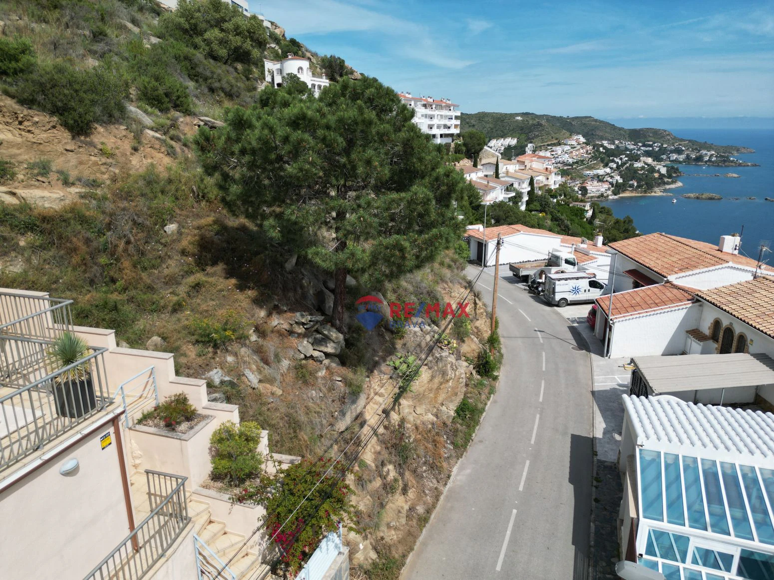 Terreno de 660m2 con vistas a la bahía de Roses