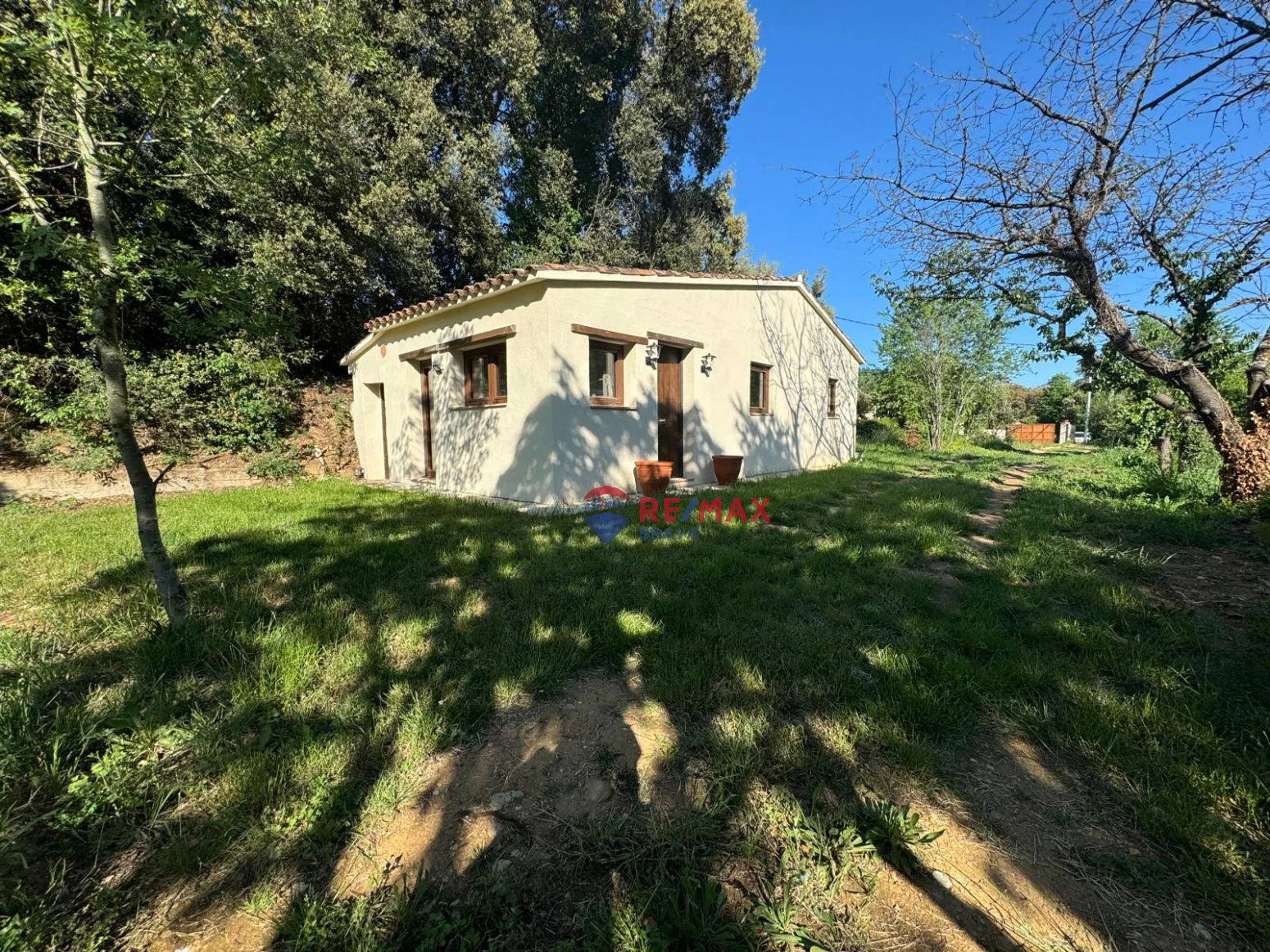 Finca en venta a Llora en Girona , en el pueblo de Sant Mart