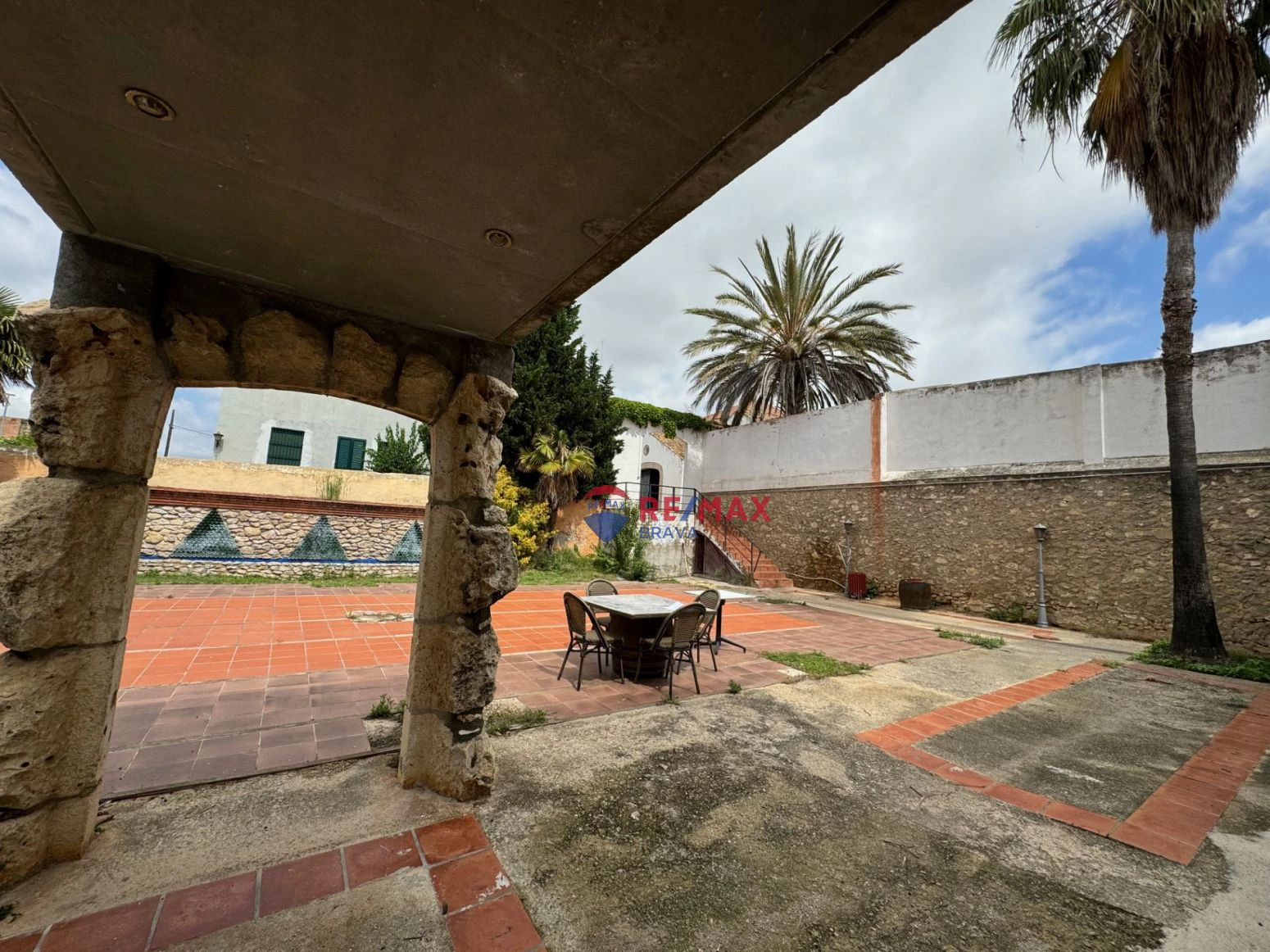Inversionistas, Tarragona. Restaurant, vivienda, Bodega de