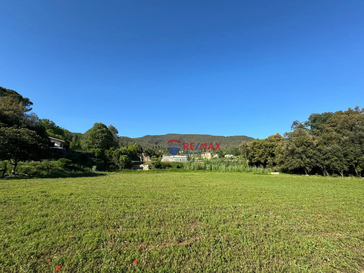 Finca en venta a Llora en Girona , en el pueblo de Sant Mart