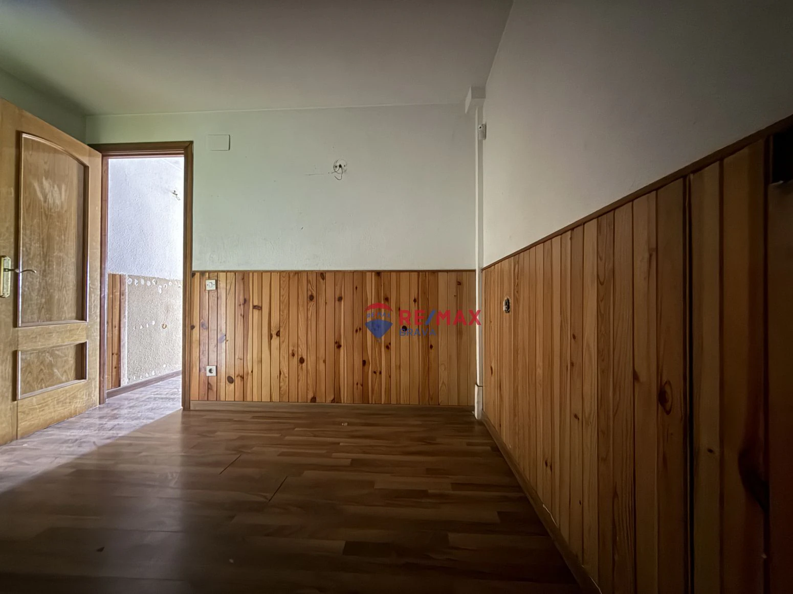 Casa adosada de 2 plantas en Empuriabrava, para reformar