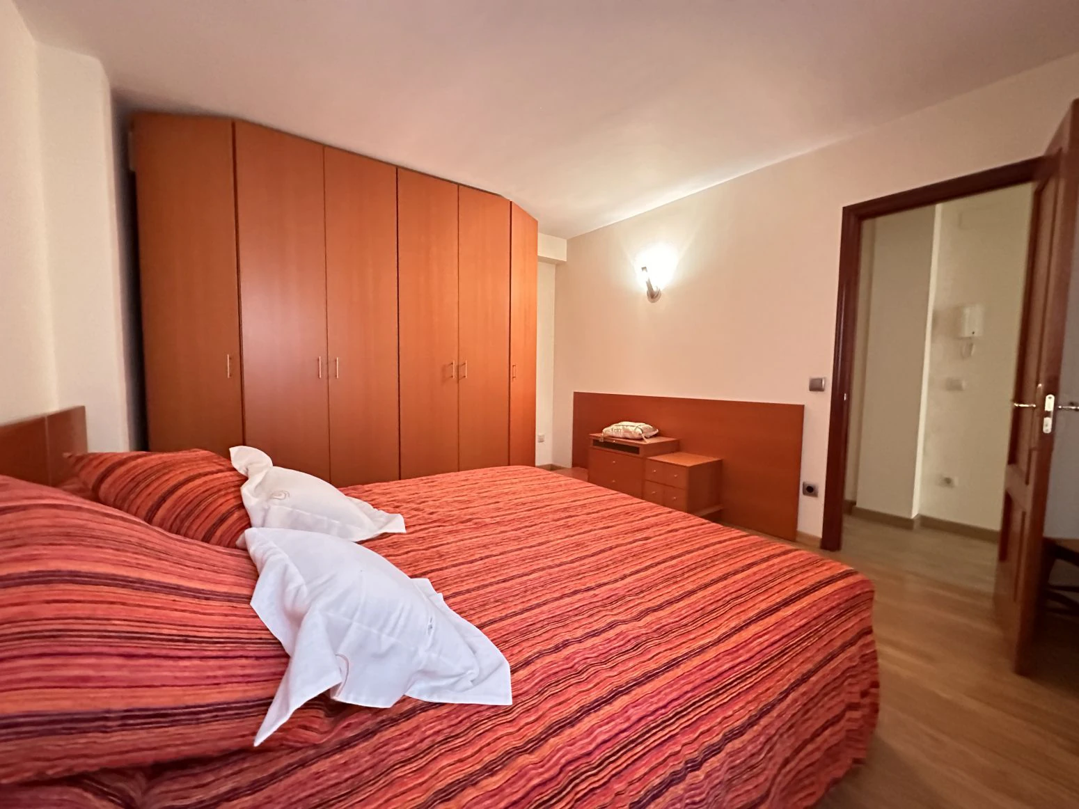 Grandioso piso de 4 habitaciones cerca del centro de Figuere