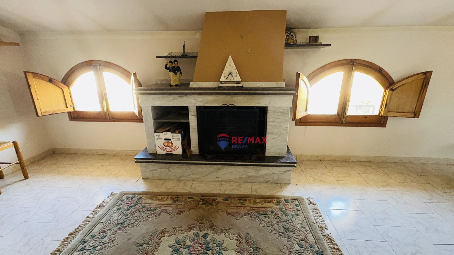 Casa pareada en venta en Amer ( Girona) ? Amplia, con jardí