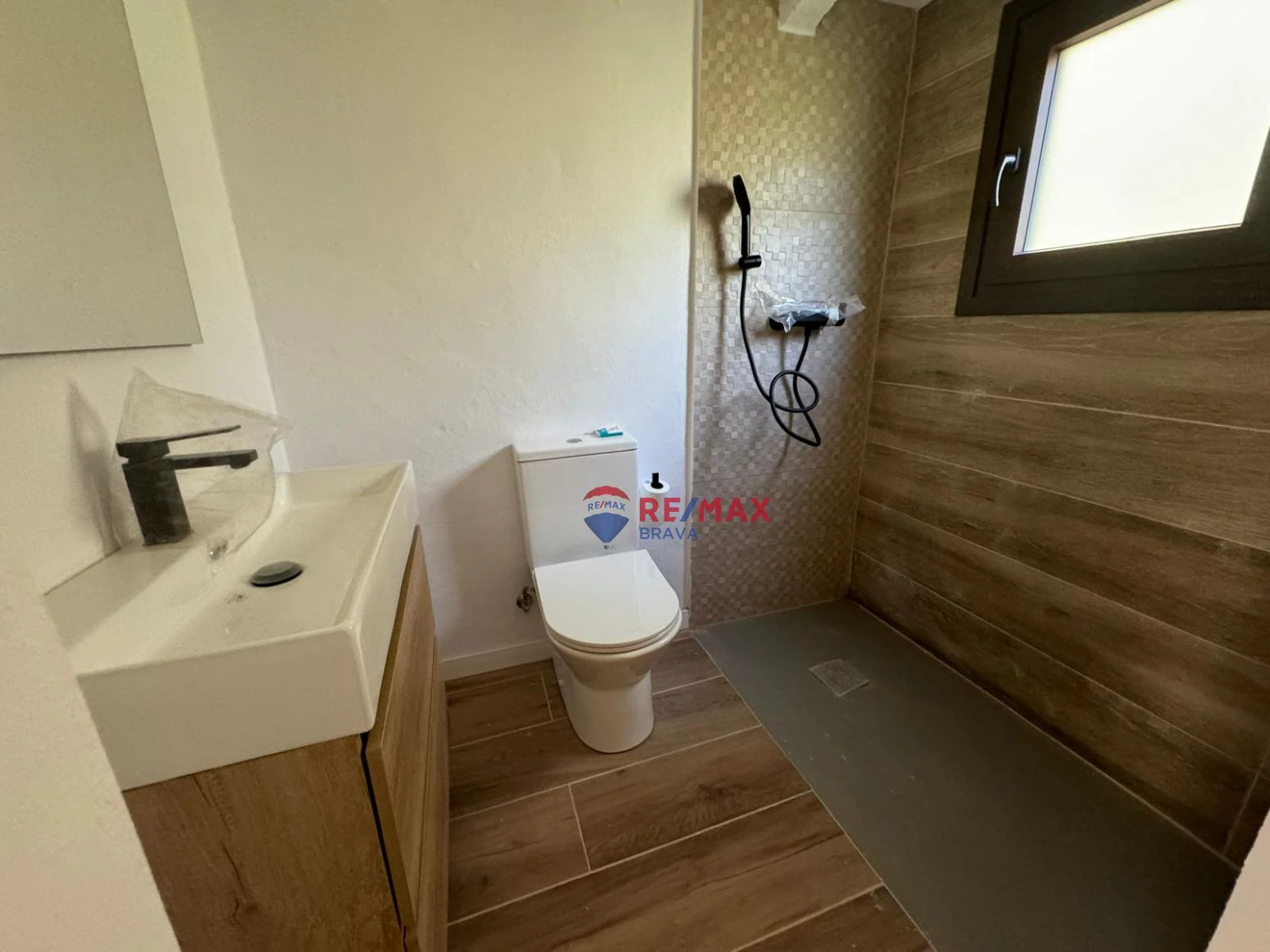 Finca en venta a Llora en Girona , en el pueblo de Sant Mart