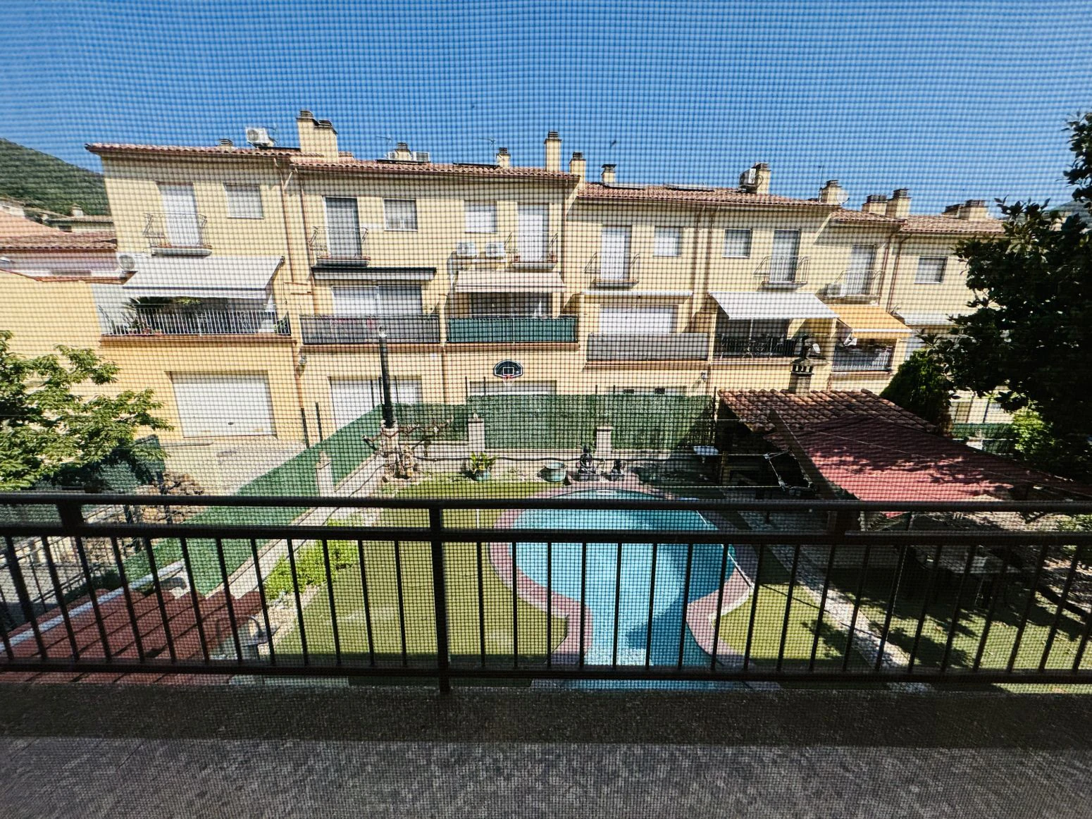 Casa pareada en venta en Amer ( Girona) ? Amplia, con jardí