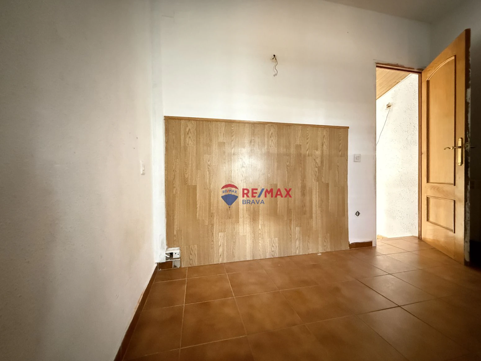 Casa adosada de 2 plantas en Empuriabrava, para reformar