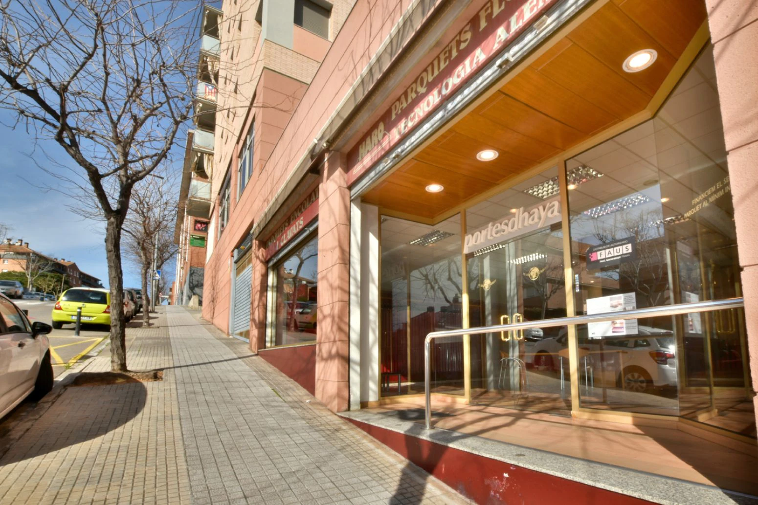 Local en Sant Feliu de Llobregat, Mas Lluhí, Barcelona