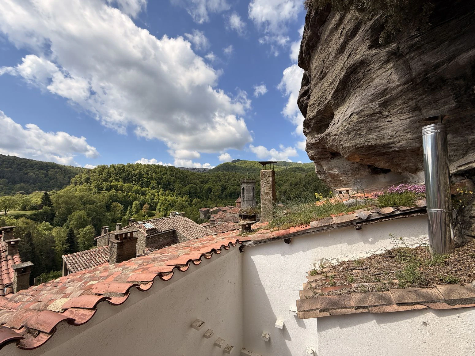 Casa de piedra de 3 habitaciones en Rupit i Pruit