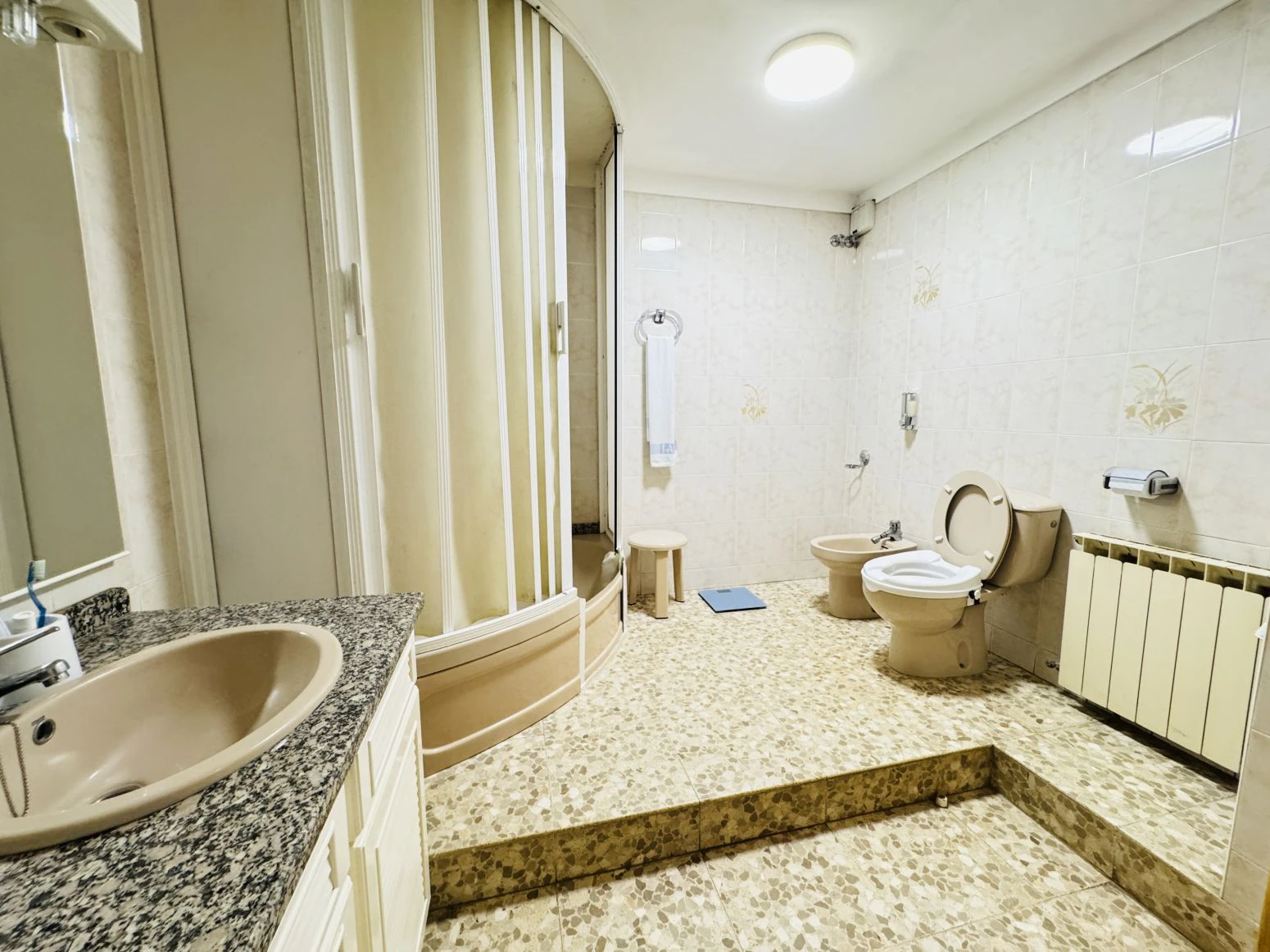 Casa pareada en venta en Amer ( Girona) ? Amplia, con jardí