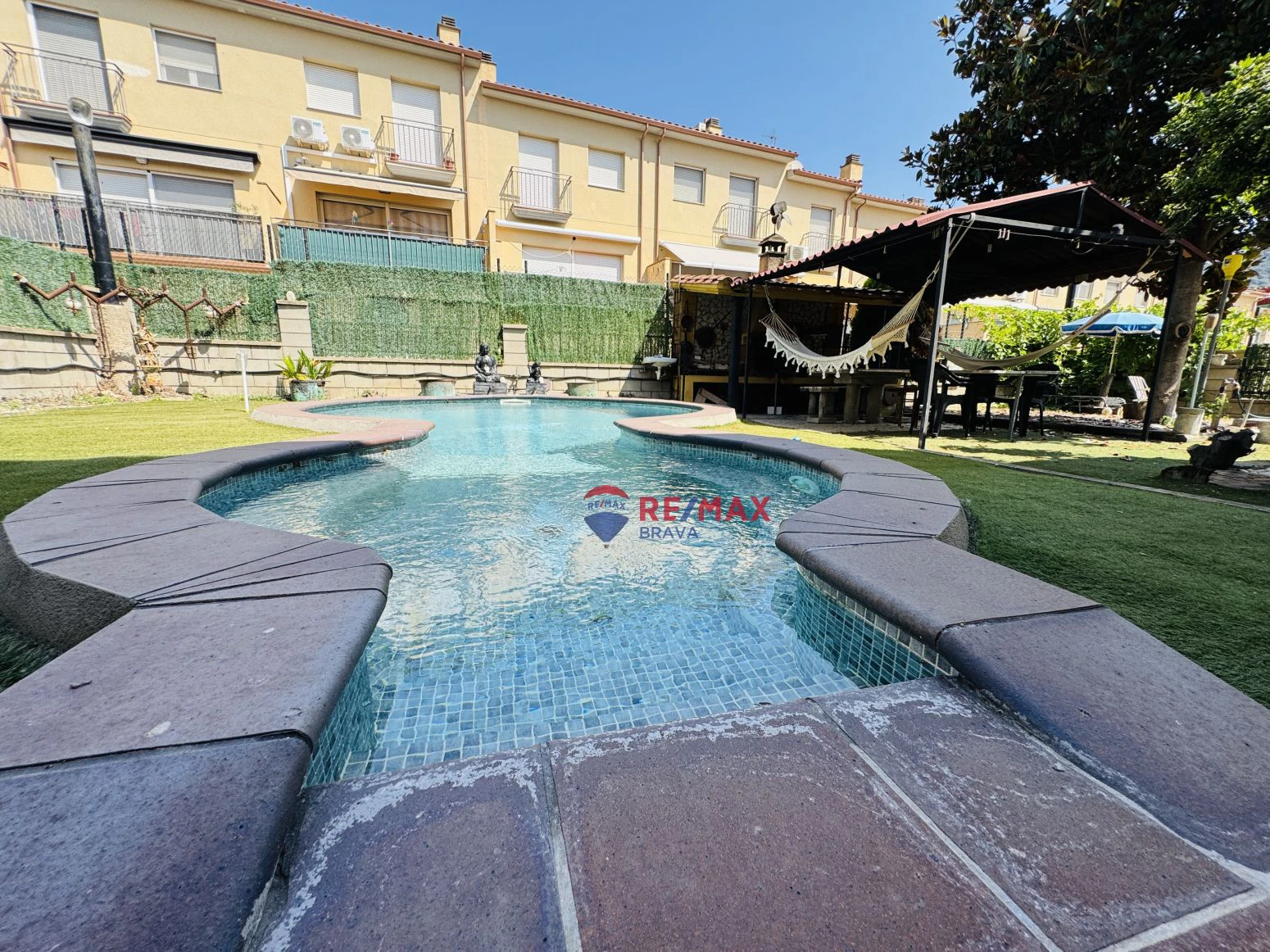 Casa pareada en venta en Amer ( Girona) ? Amplia, con jardí