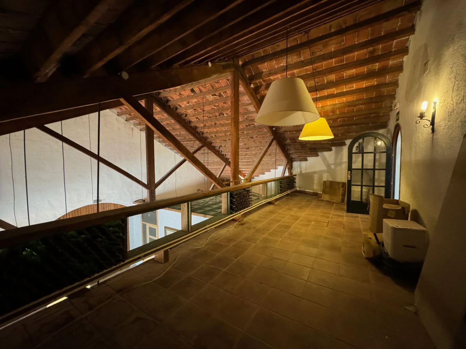 Inversionistas, Tarragona. Restaurant, vivienda, Bodega de