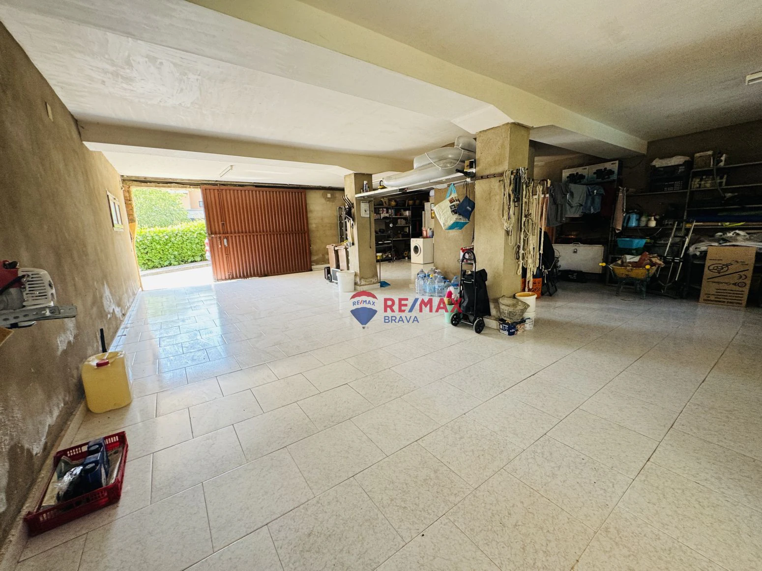 Casa pareada en venta en Amer ( Girona) ? Amplia, con jardí