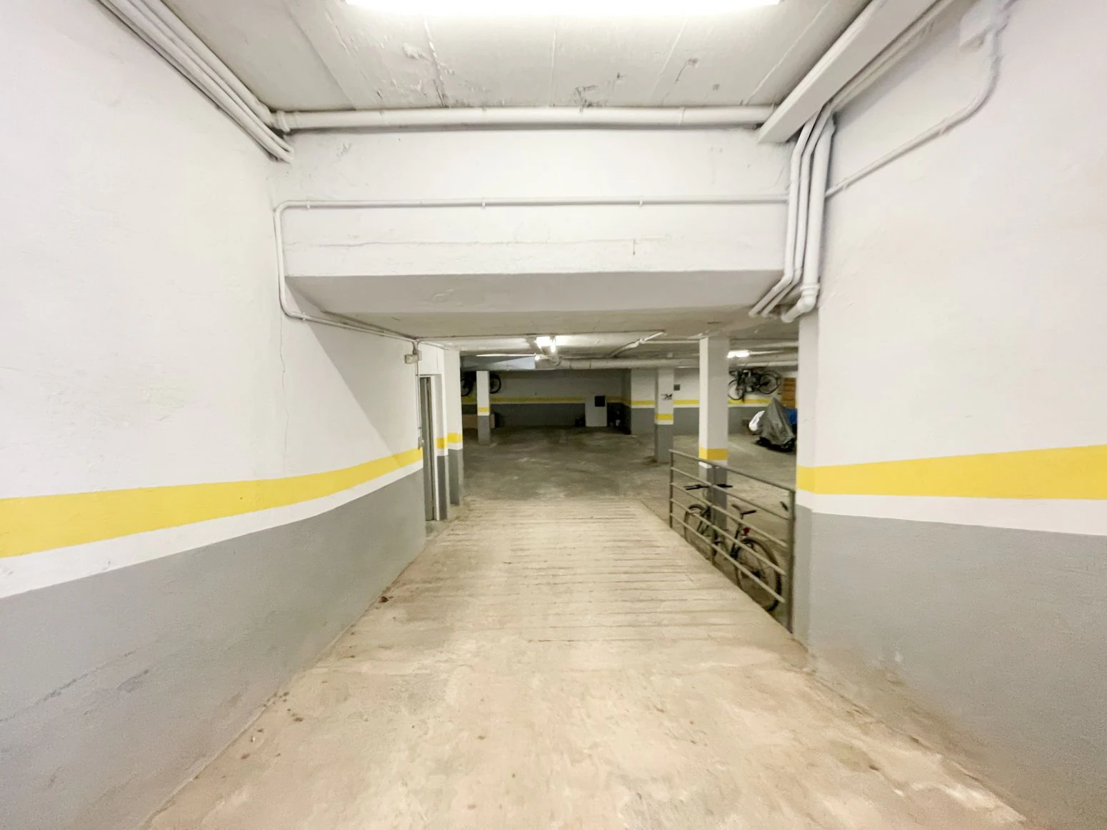 Palau Saverdera, centro: Parking a la venta