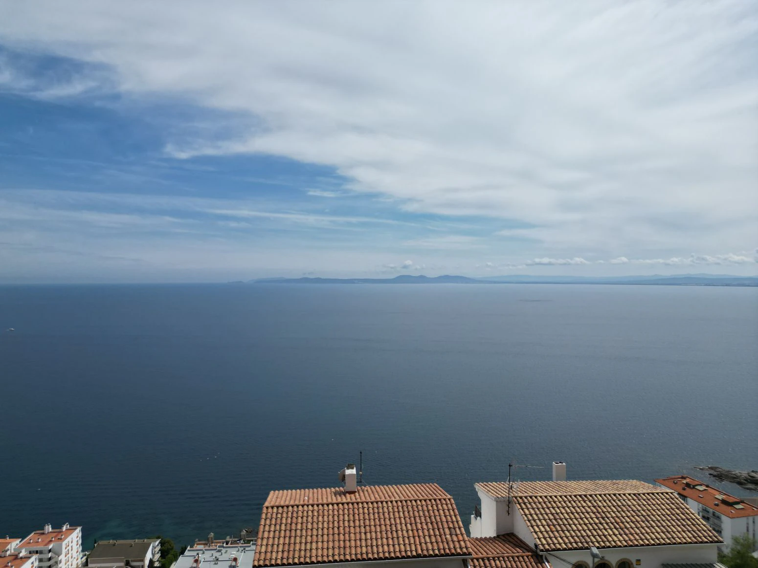 Terreno de 660m2 con vistas a la bahía de Roses