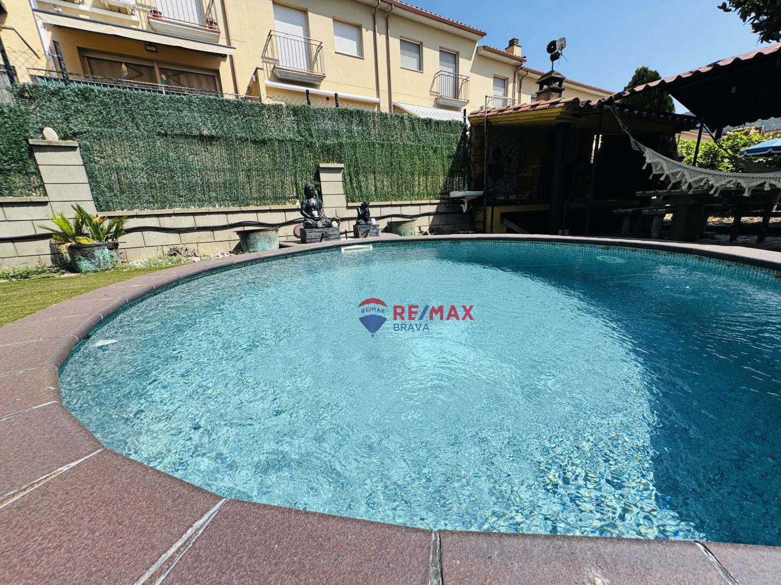 Casa pareada en venta en Amer ( Girona) ? Amplia, con jardí