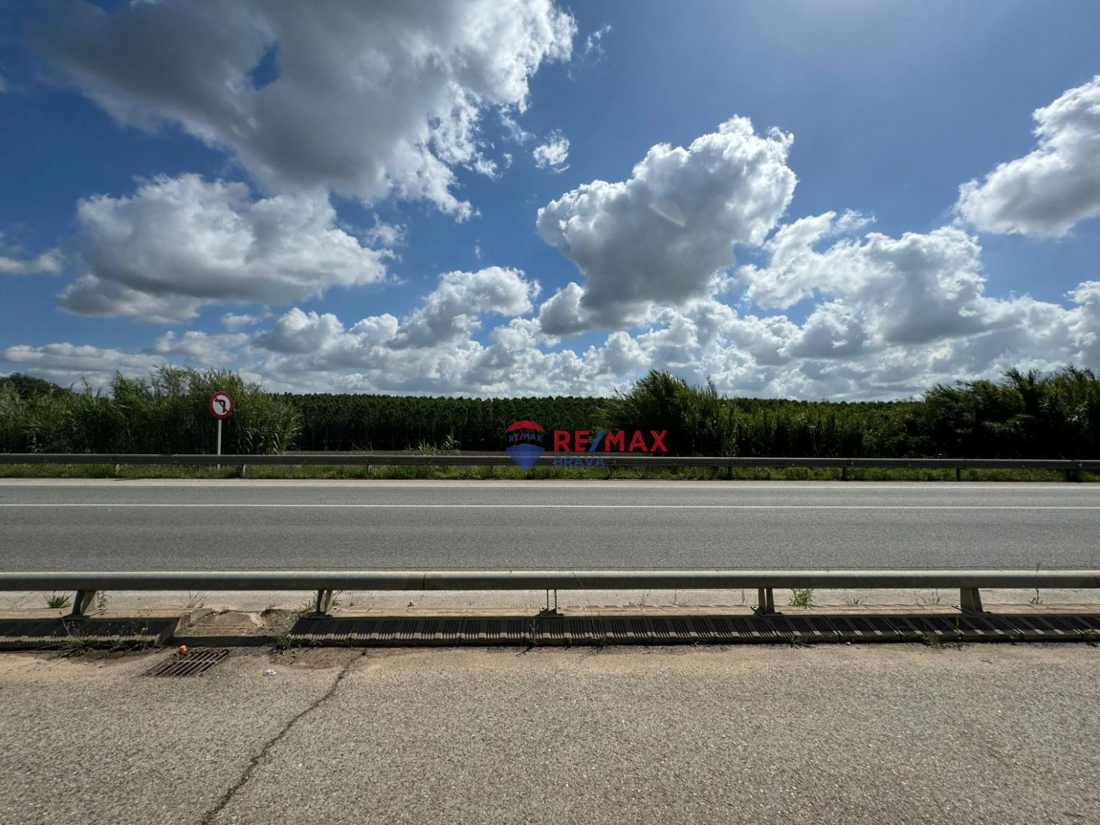 Parcela a la venta en Riudarenes, Girona.