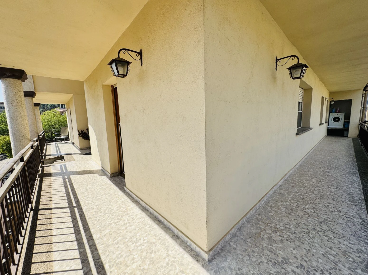 Casa pareada en venta en Amer ( Girona) ? Amplia, con jardí