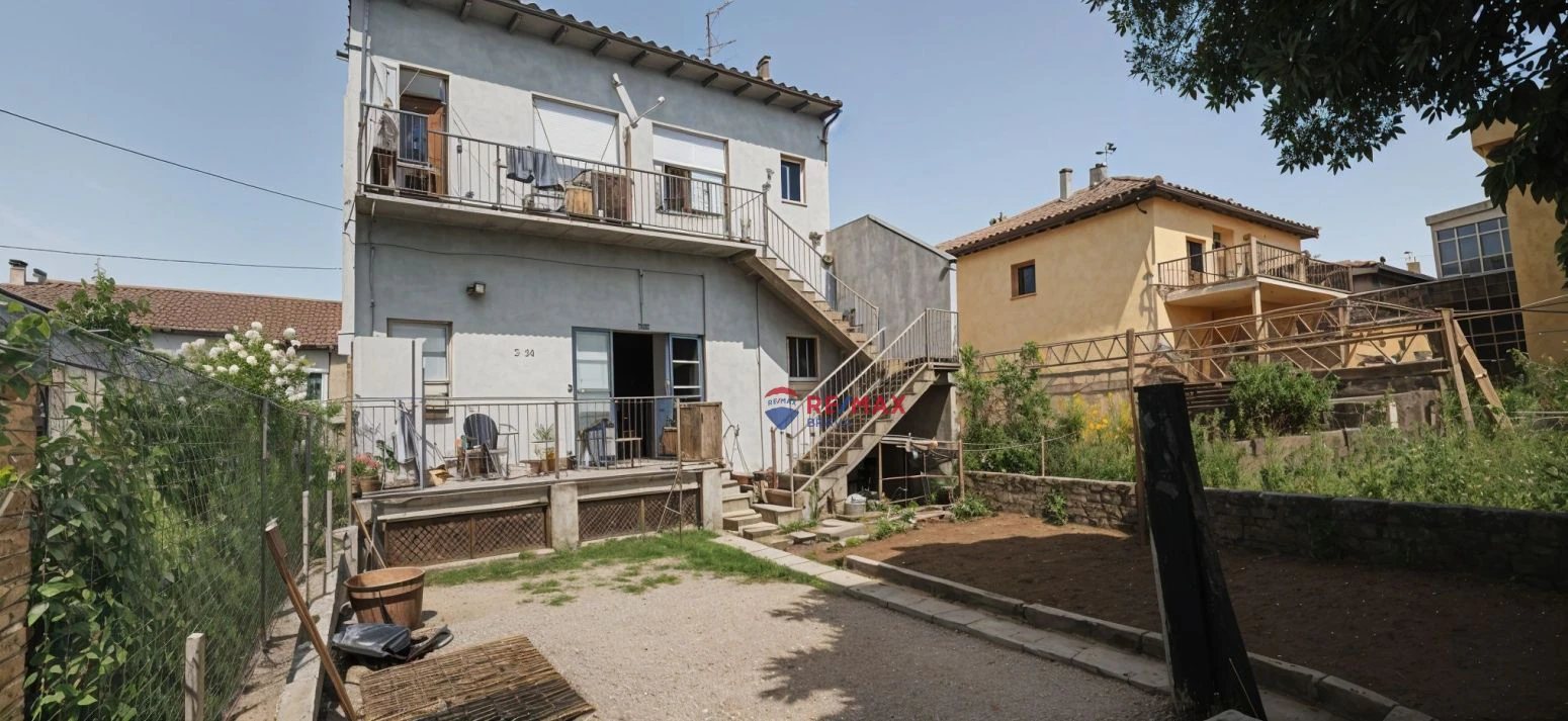 Casa con Gran Potencial en el Corazón de Olot