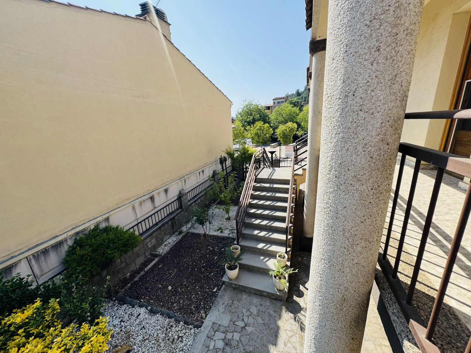 Casa pareada en venta en Amer ( Girona) ? Amplia, con jardí