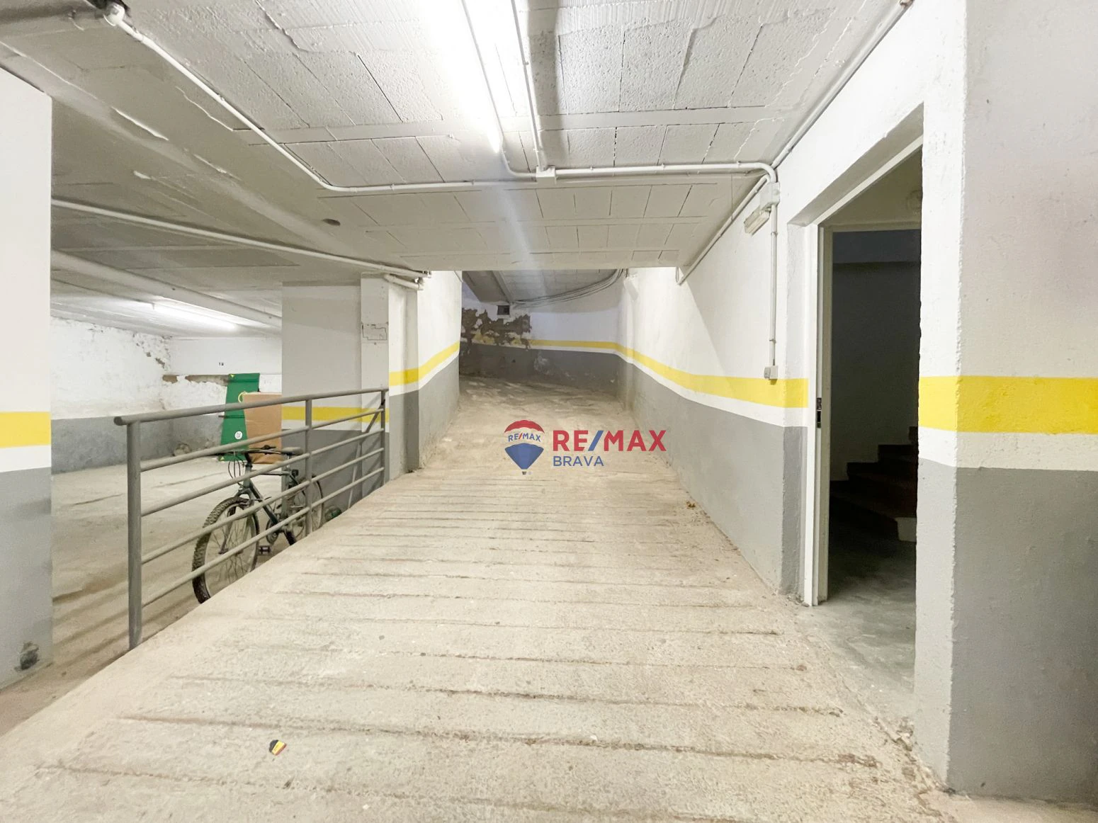 Palau Saverdera, centro: Parking a la venta