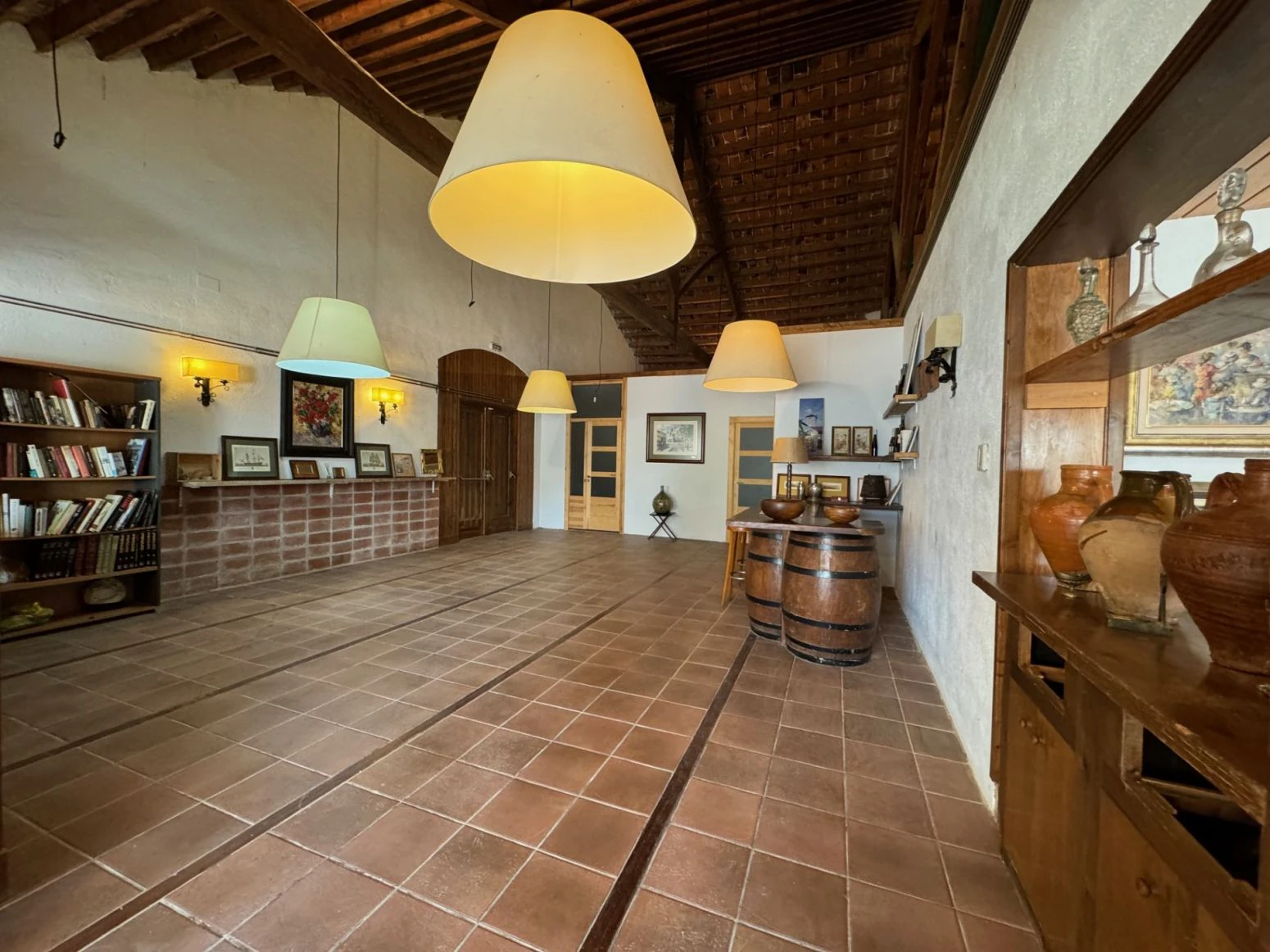 Inversionistas, Tarragona. Restaurant, vivienda, Bodega de