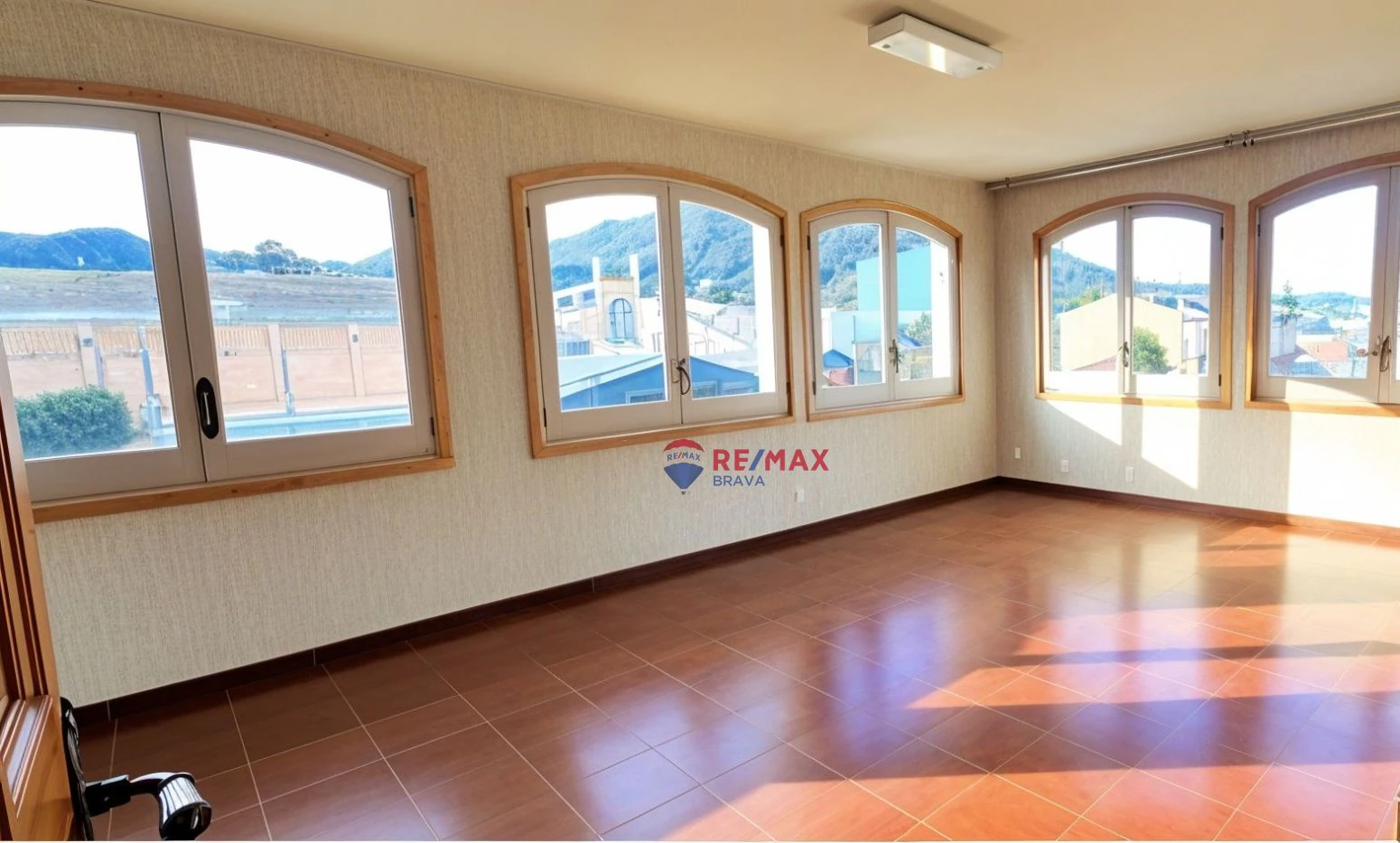 Una casa, mil posibilidades: espacio, luz y versatilidad a 1