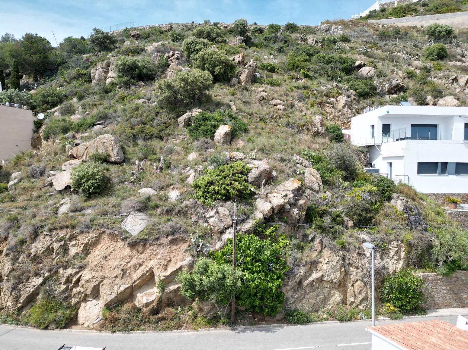 Terreno de 660m2 con vistas a la bahía de Roses