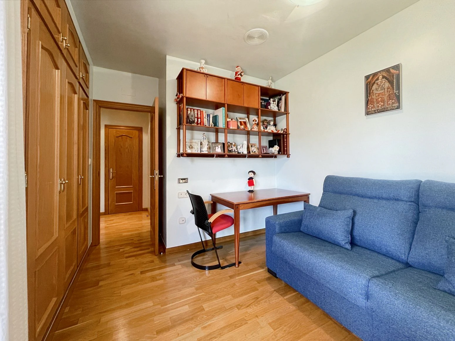 Villa de 4 habitaciones, ubicada en urbanización tranquila