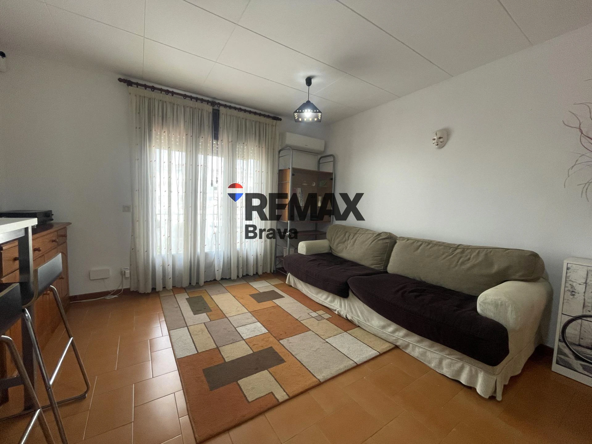 Luminoso apartamento con vistas al canal en Empuriabrava