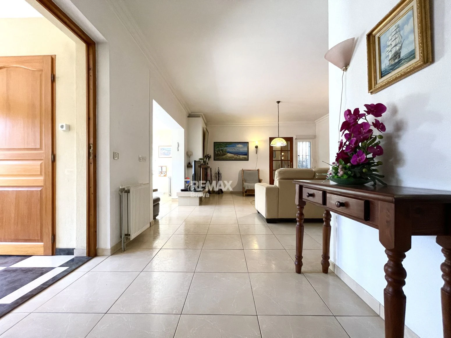 Villa de planta baja con piscina privada y gran rentabilidad en Roses