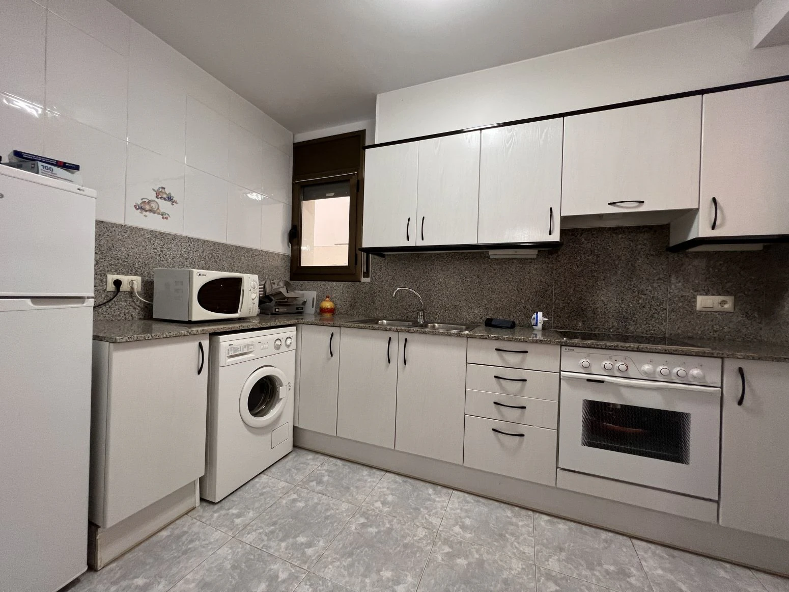 Precioso apartamento planta baja en Salatar, Roses, con una