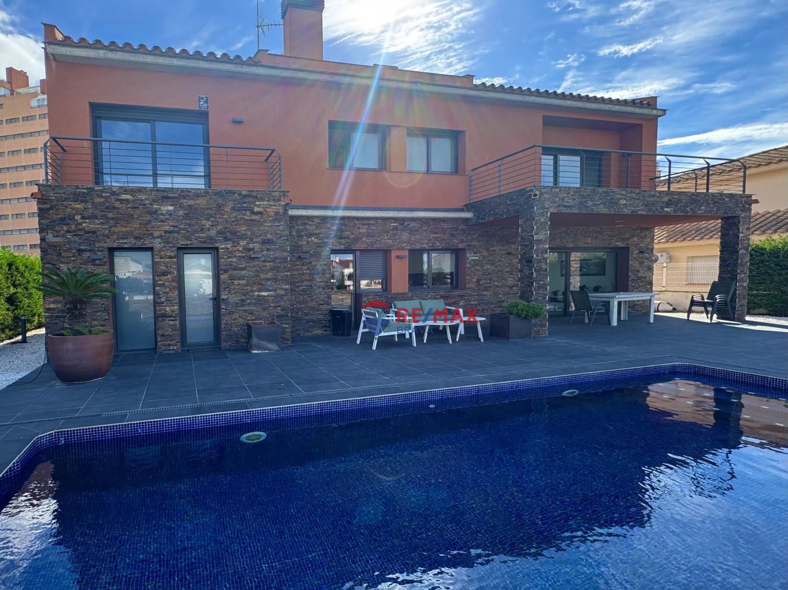 Villa al canal con 20 metros de amarre para catamaran