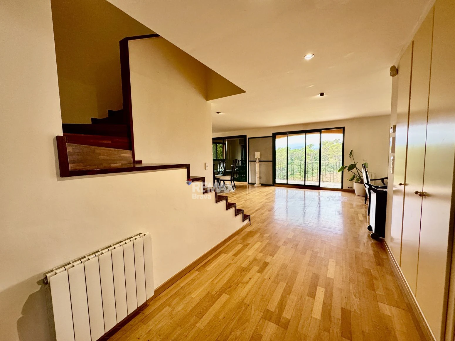 Exclusiva villa con piscina y vistas al golf a 15 minutos de Girona