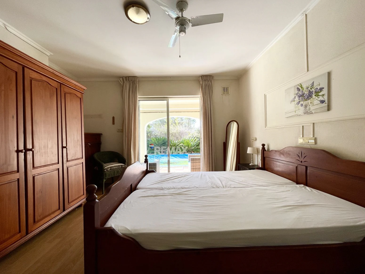 Villa de planta baja con piscina privada y gran rentabilidad en Roses