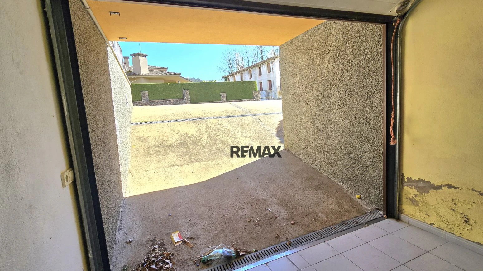 Casa pareada en Olot con 3 habitaciones, garaje y jardín