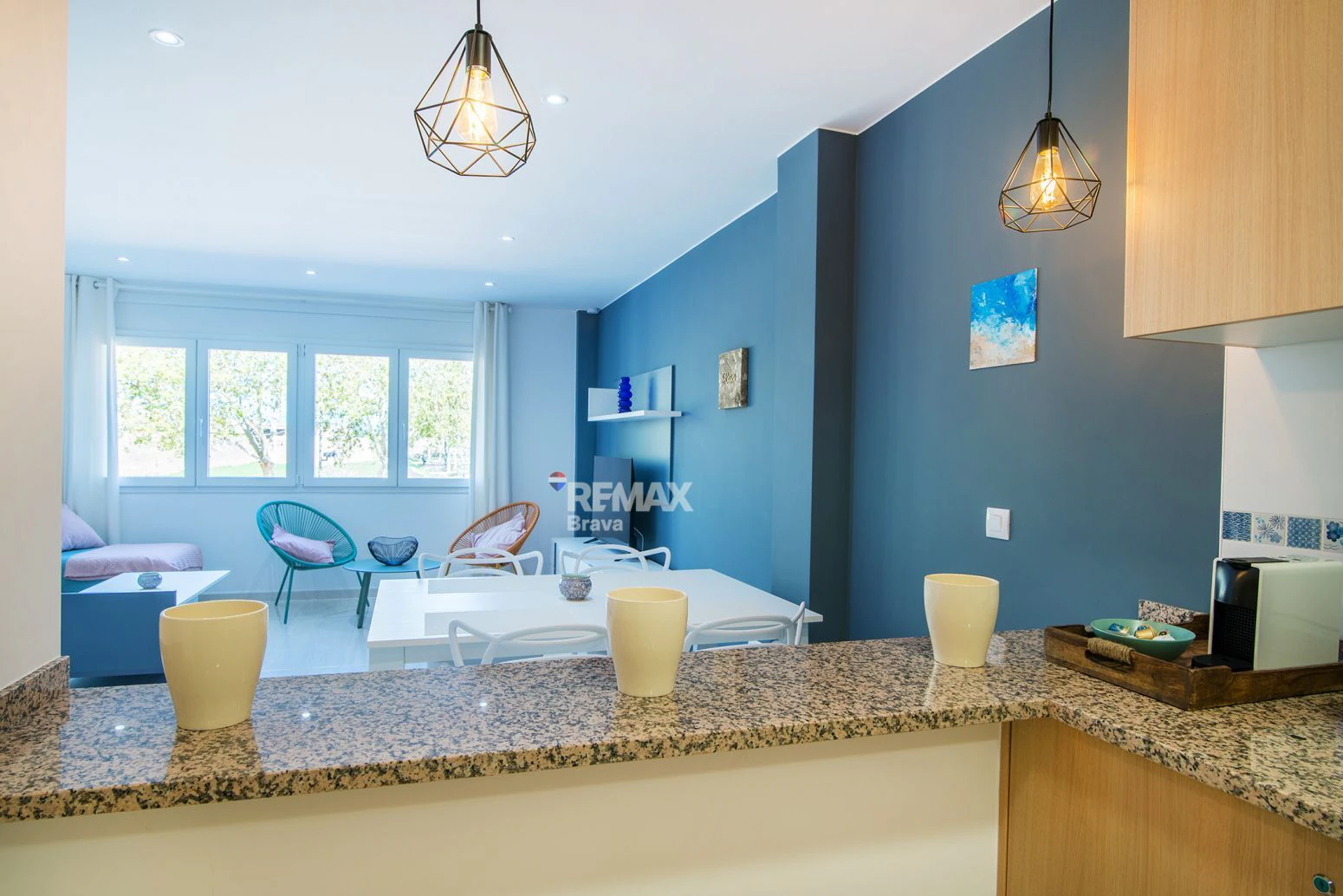Luminoso apartamento con licencia turística, gran terraza y parking a pocos metros de la playa de Roses