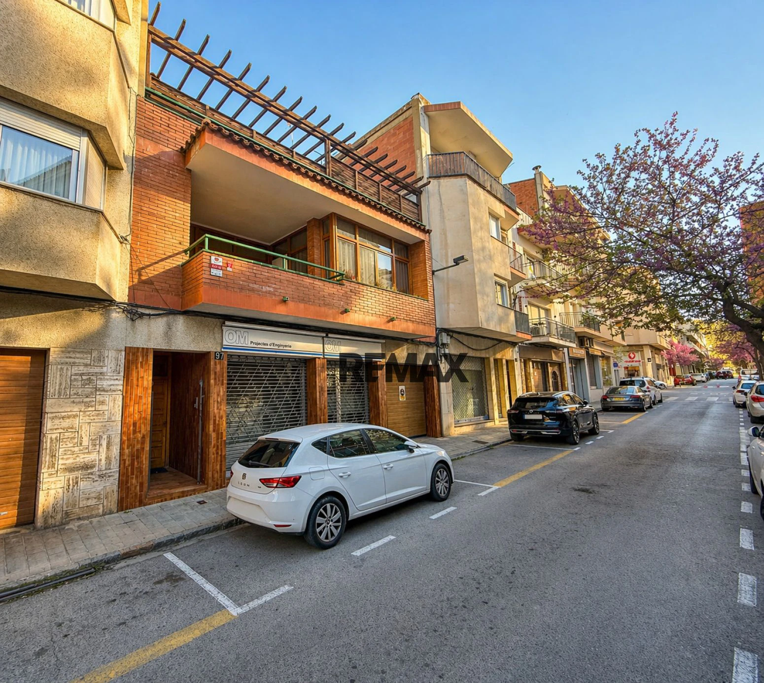 Excelente oportunidad de inversión: edificio con gran potencial en una ubicación estratégica de Roses
