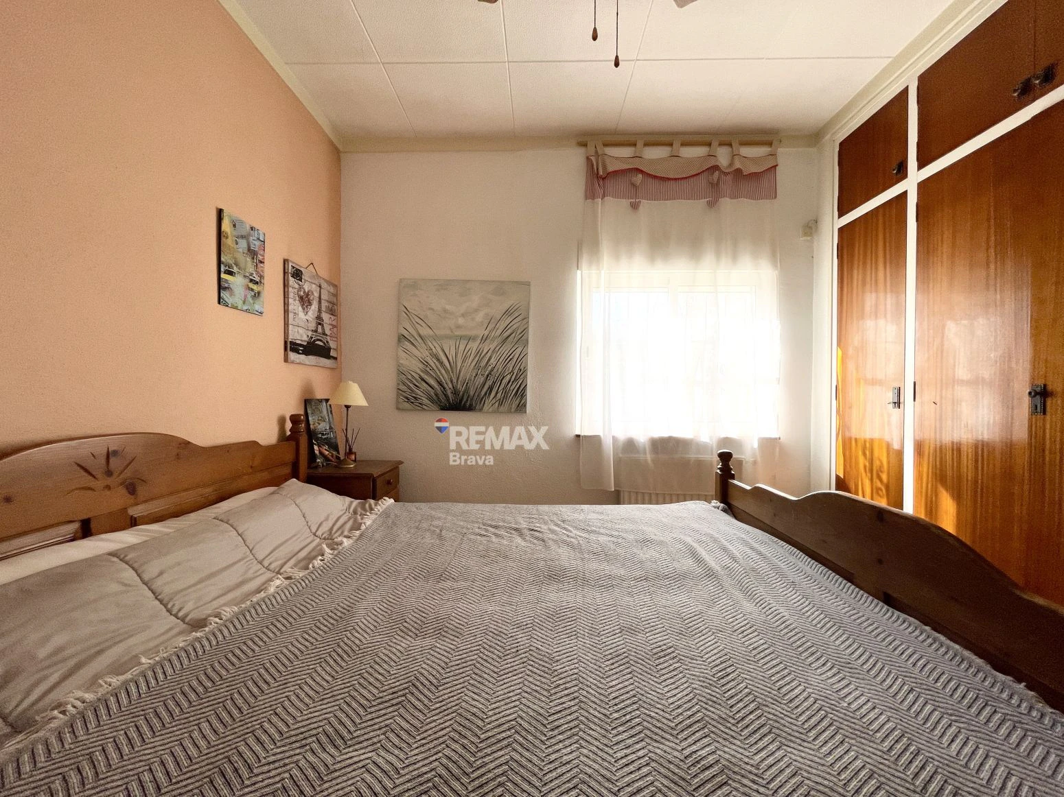 Villa de planta baja con piscina privada y gran rentabilidad en Roses