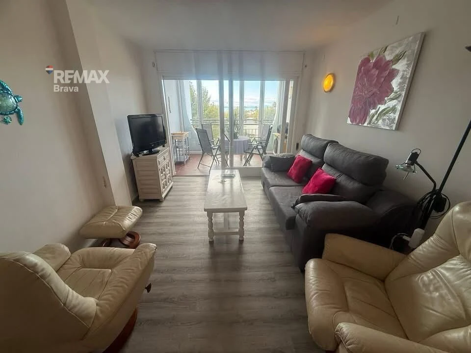 EMPURIABRAVA - Apartamento tipo Dúplex - Primera línea de mar con vistas excepcionales.
