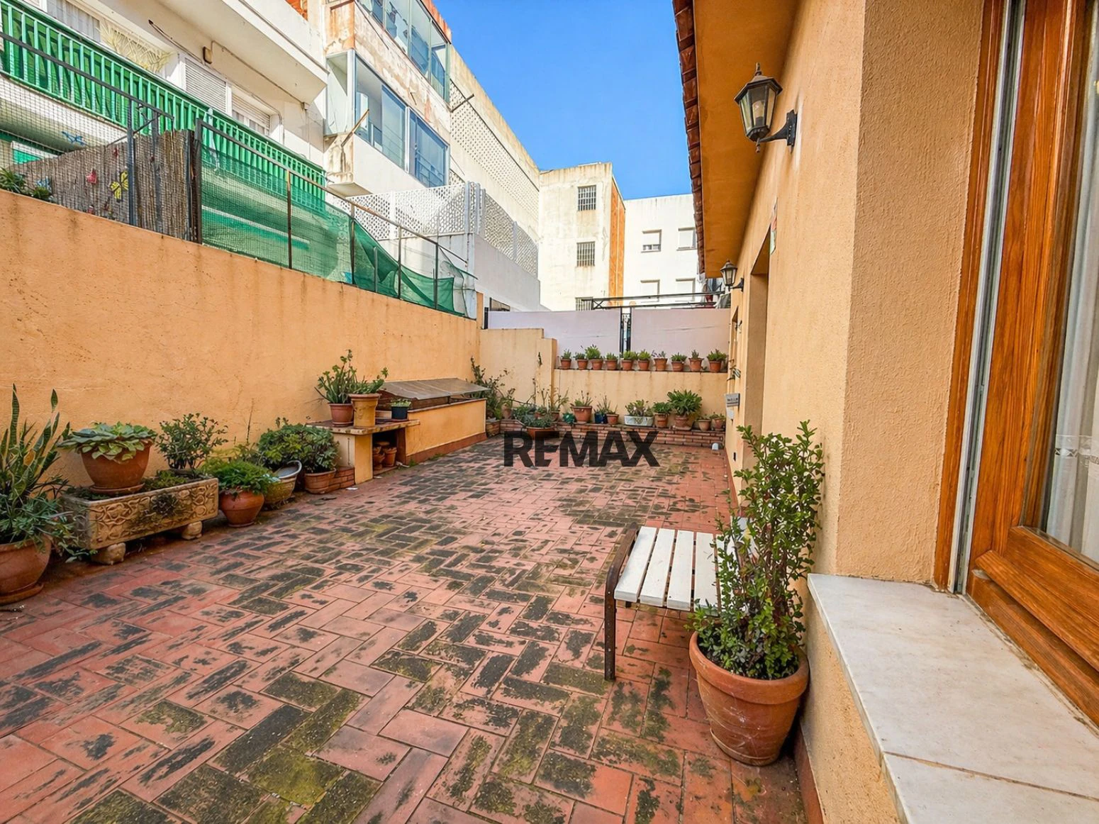 Excelente oportunidad de inversión: edificio con gran potencial en una ubicación estratégica de Roses
