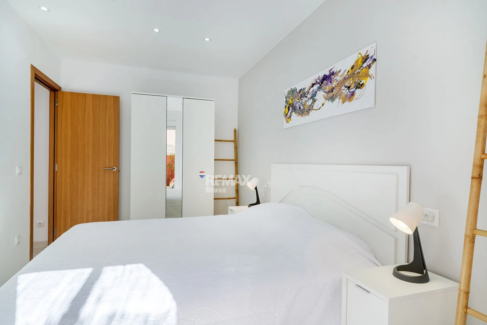 Luminoso apartamento con licencia turística, gran terraza y parking a pocos metros de la playa de Roses