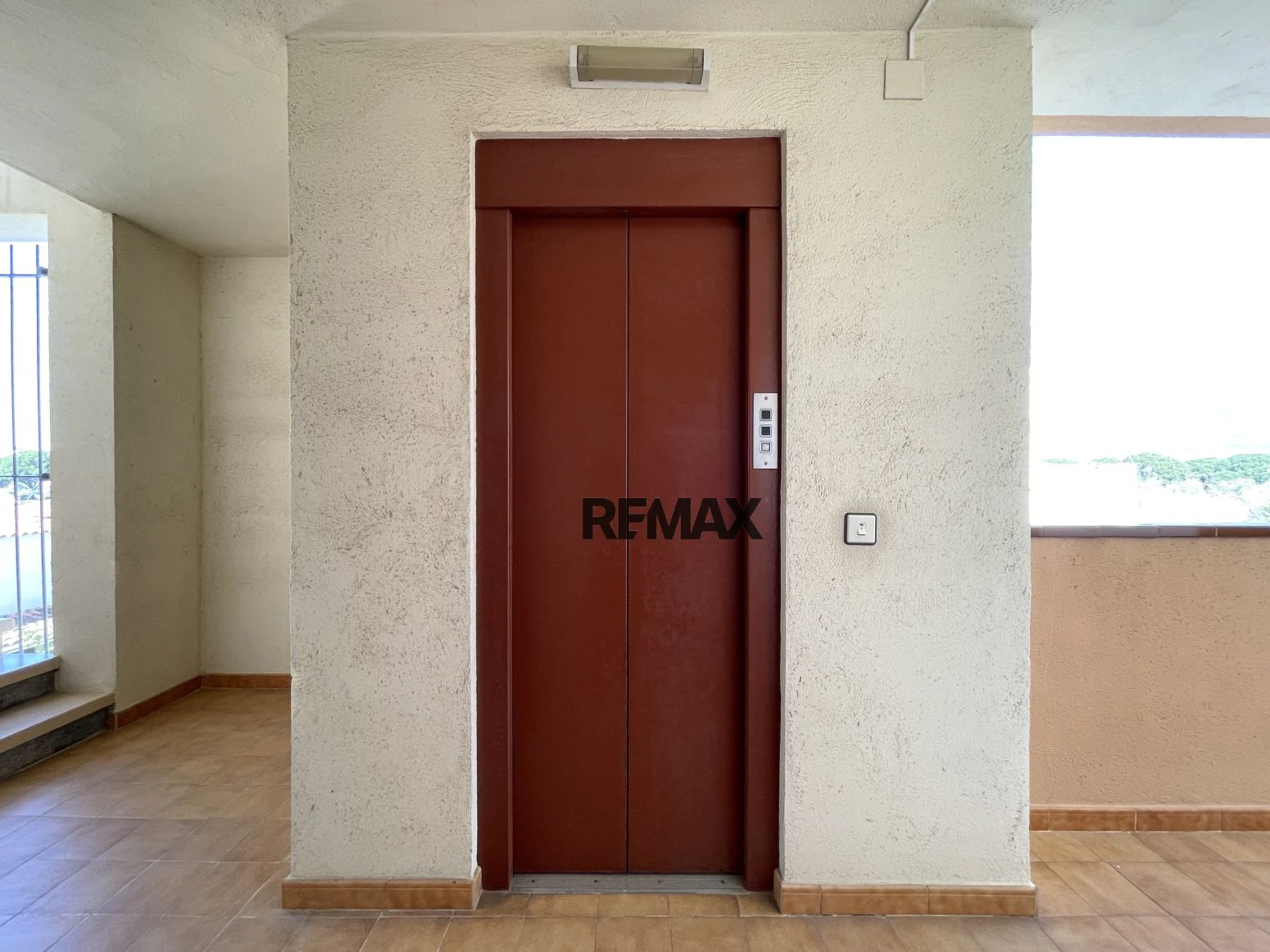 Apartamento con terraza y ascensor a pocos minutos de la playa en Santa Margarita – Roses