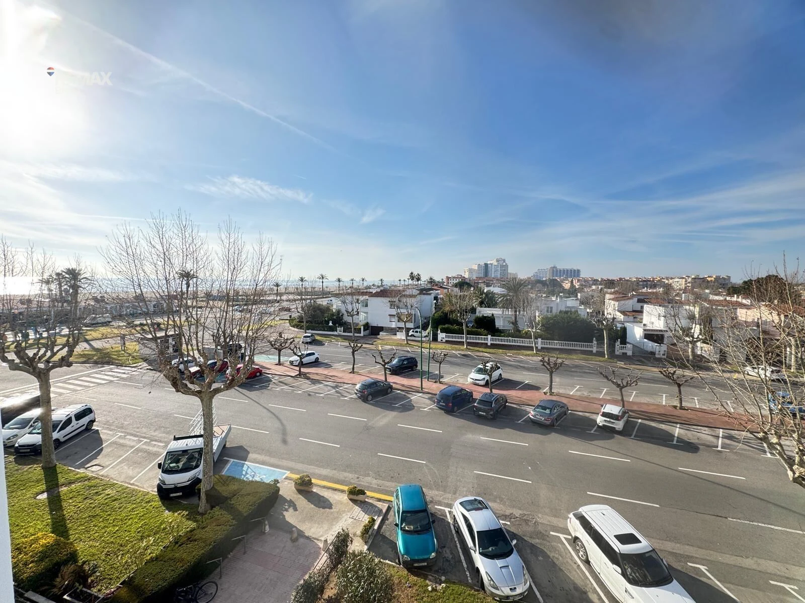 EMPURIABRAVA - Apartamento tipo Dúplex - Primera línea de mar con vistas excepcionales.