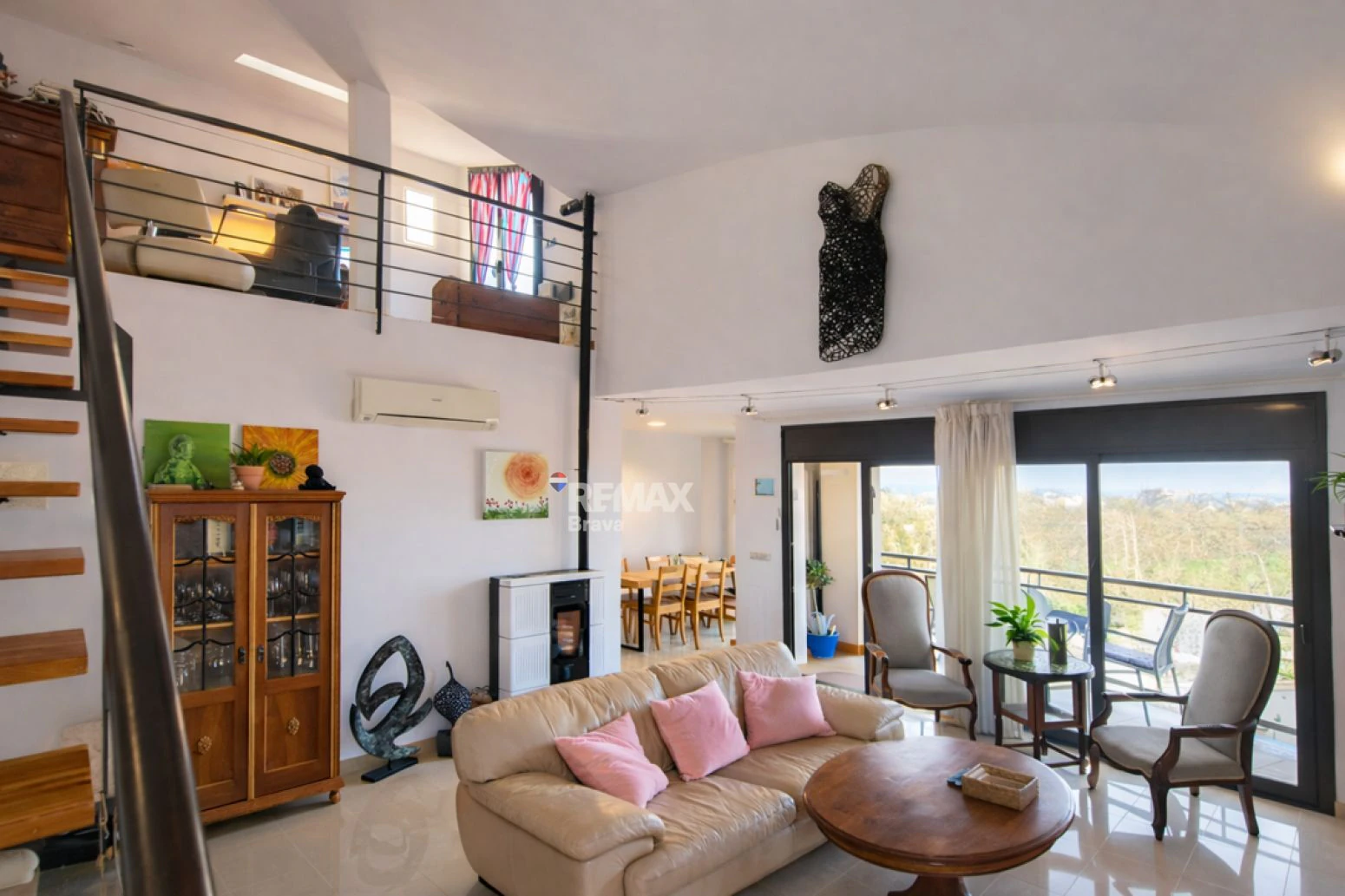 Ático dúplex de lujo con gran terraza y licencia turística en Roses